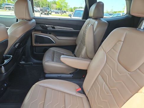Certified 2022 Kia Telluride SX w/ SX Prestige Package AWD/4WD image 12