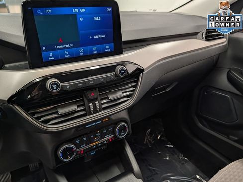 Used 2022 Ford Escape SE w/ SE Sport Appearance Package AWD/4WD image 11