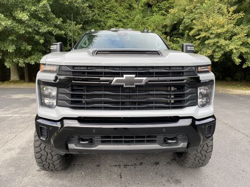 Used 2025 Chevrolet Silverado 2500 Custom w/ Custom Value Package AWD/4WD image 3