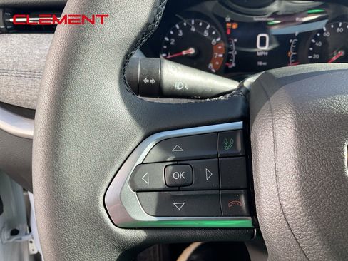 New 2026 Jeep Compass Latitude image 9