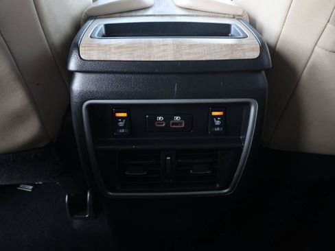 Used 2020 Nissan Murano SL w/ Moonroof Package AWD/4WD image 17