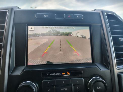 Used 2018 Ford F150 XLT w/ Equipment Group 302A Luxury AWD/4WD image 4