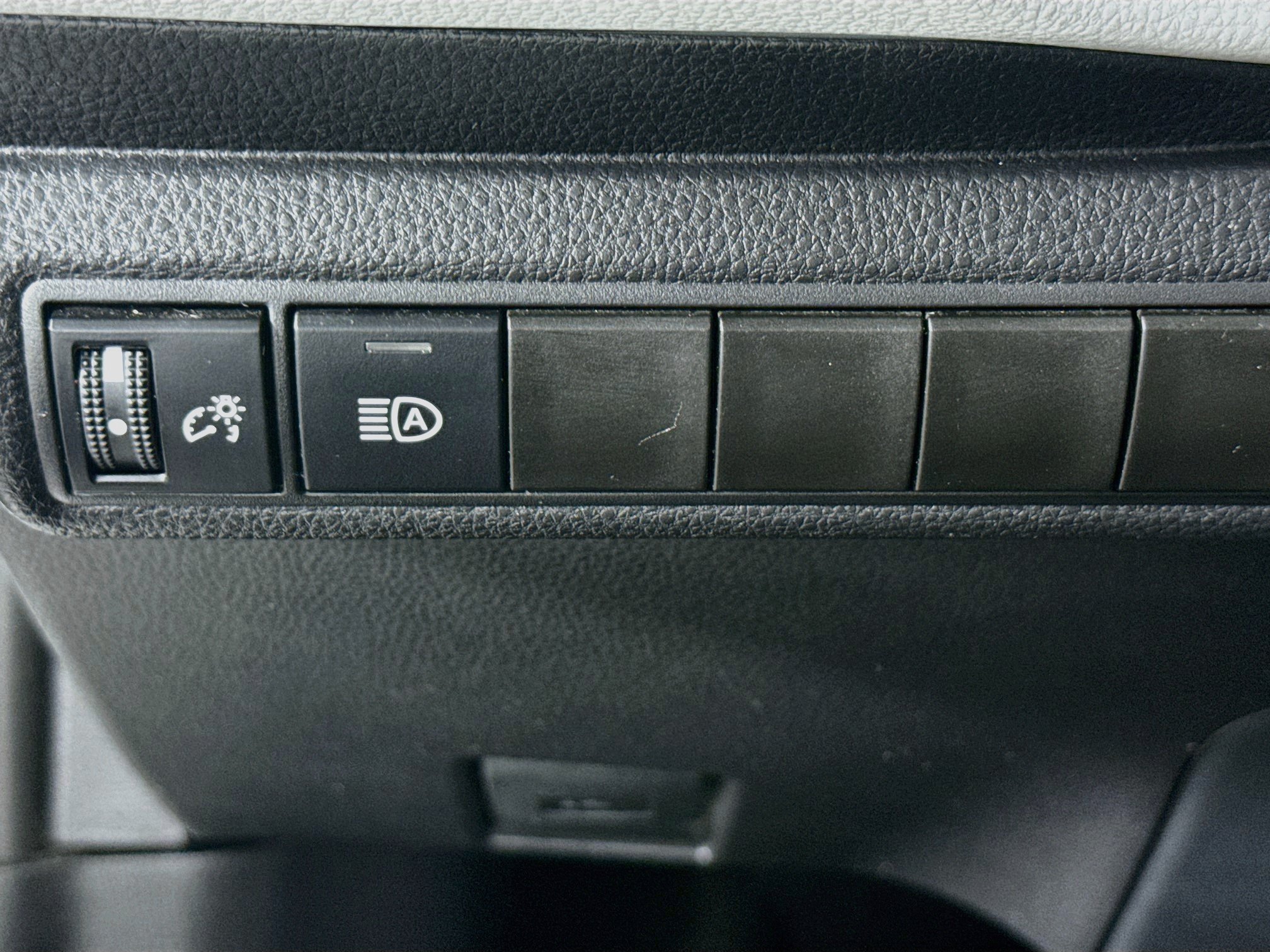 Used 2026 Toyota Corolla SE FWD image 9
