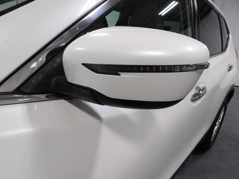 Used 2019 Nissan Rogue SV AWD/4WD image 22