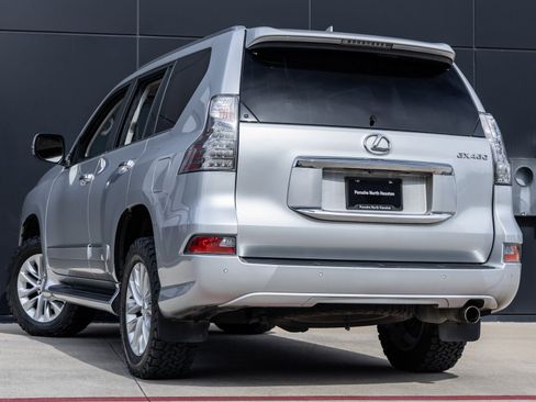 Used 2018 Lexus GX 460 image 6