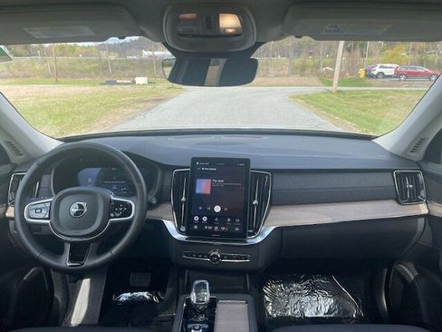 Used 2025 Volvo XC90 B6 Plus AWD/4WD image 15