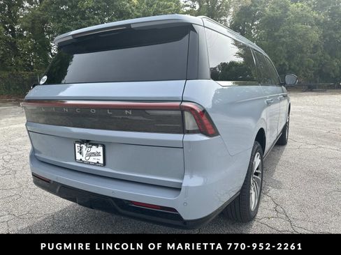 New 2026 Lincoln Navigator L Reserve AWD/4WD image 7