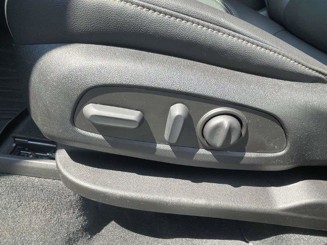 Certified 2023 Chevrolet Traverse LT w/ LT Premium Package FWD image 15