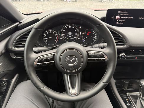 Certified 2025 MAZDA MAZDA3 Hatchback w/Premium Plus Pkg image 21