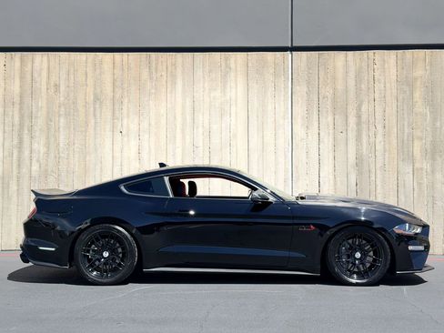 Used 2021 Ford Mustang GT Premium w/ Equipment Group 401A RWD image 3