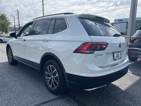 Used 2019 Volkswagen Tiguan SE w/ Panoramic Sunroof Package FWD image 3