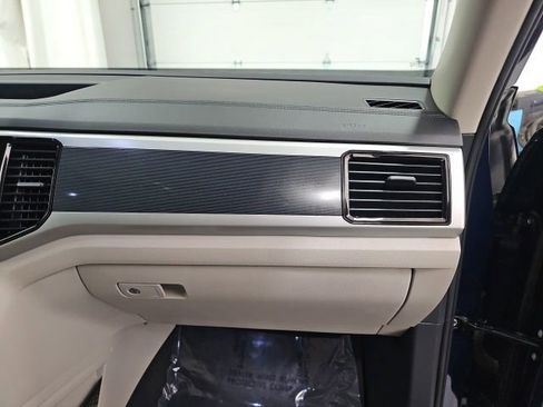 Used 2023 Volkswagen Atlas SEL Premium AWD/4WD image 43