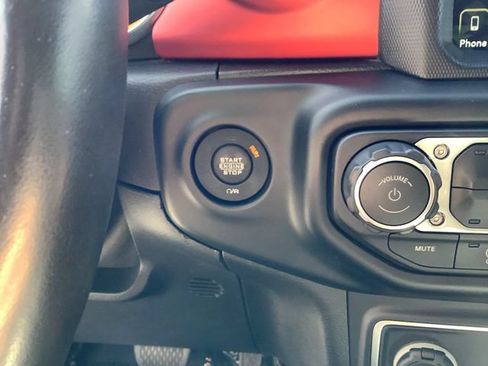 Used 2021 Jeep Wrangler Unlimited Rubicon AWD/4WD image 16