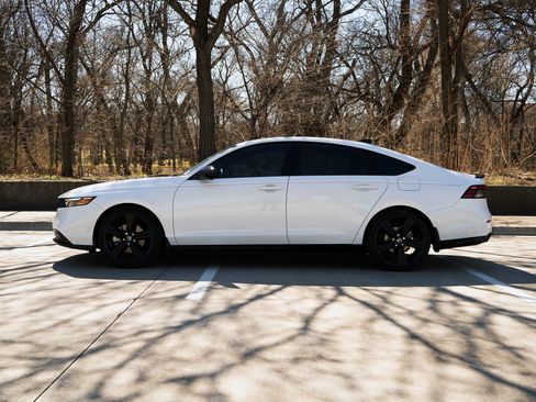 Used 2025 Honda Accord Sport image 6