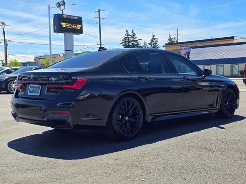 Used 2020 BMW 740i w/ M Sport Package RWD image 6