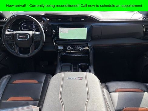 Used 2025 GMC Sierra 2500 AT4 w/ AT4 Premium Plus Package image 4