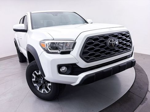 Used 2021 Toyota Tacoma TRD Off-Road w/ Technology Package RWD image 4
