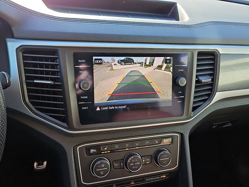 Used 2021 Volkswagen Atlas SE w/ Panoramic Sunroof Package image 17