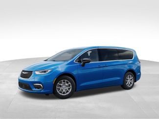 New 2026 Chrysler Pacifica Select video 2