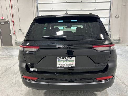 New 2025 Jeep Grand Cherokee Limited w/ Black Appearance Package image 7