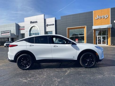 Used 2025 Buick Envista Sport Touring image 5