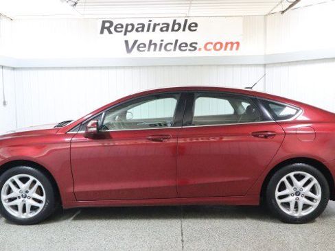 Used 2014 Ford Fusion SE image 1