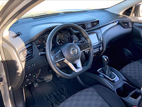 Used 2019 Nissan Rogue Sport SV image 17