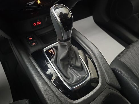 Used 2019 Nissan Rogue SV w/ Premium Package AWD/4WD image 21