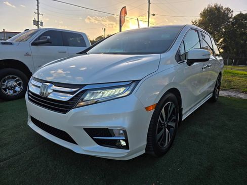 Used 2018 Honda Odyssey Elite image 3