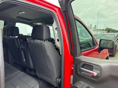Used 2019 Chevrolet Silverado 1500 Custom w/ Custom Value Package AWD/4WD image 16
