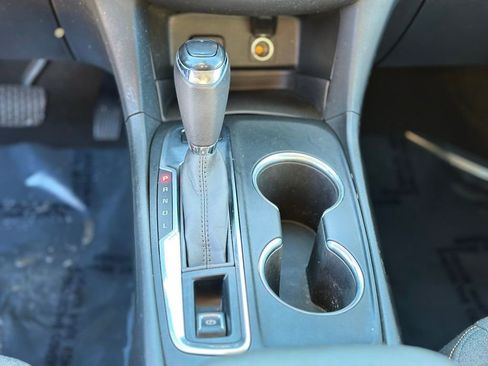 Used 2018 Chevrolet Equinox LT image 17