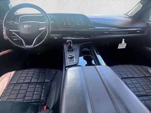 Used 2023 Cadillac Escalade Sport Platinum w/ LPO, ONYX Package AWD/4WD image 16