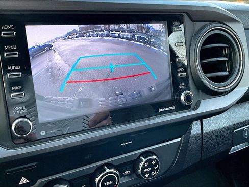 Used 2020 Toyota Tacoma TRD Off-Road w/ Technology Package image 20