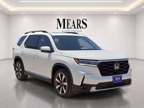 Used 2025 Honda Pilot Elite image 7