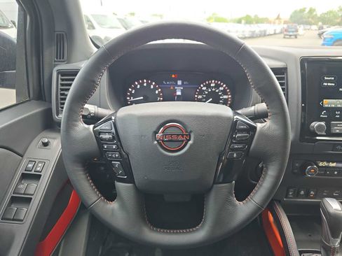 Used 2023 Nissan Frontier PRO-4X w/ Pro Convenience Package image 11
