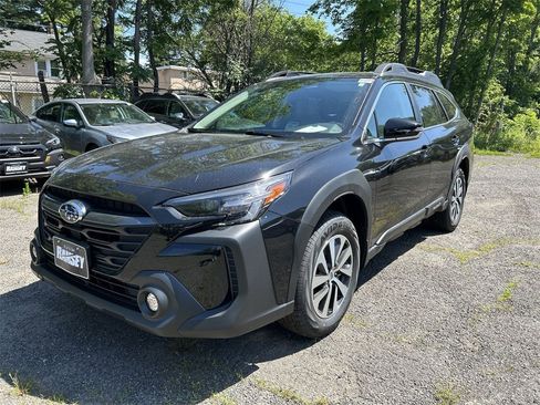 Certified 2025 Subaru Outback Premium image 4