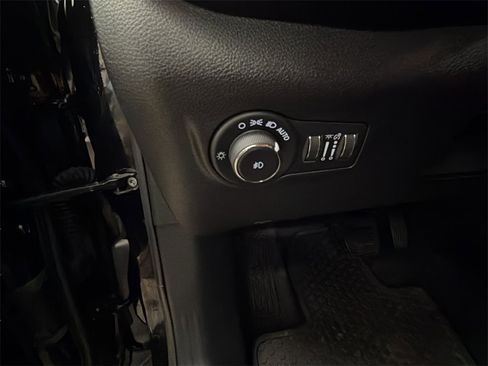 Used 2024 Jeep Compass Trailhawk image 20