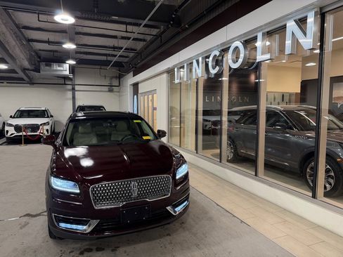 Used 2019 Lincoln Nautilus Reserve image 2