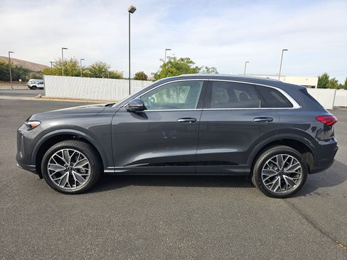 Used 2025 Audi Q5 Premium Plus image 3