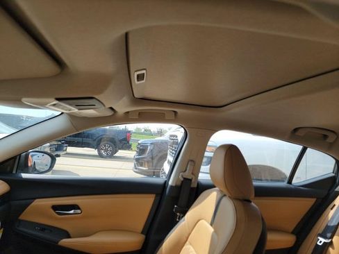 Used 2025 Nissan Sentra SV w/ SV Premium Package FWD image 2