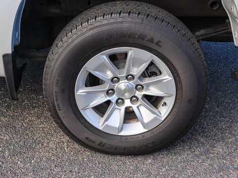 Used 2021 Chevrolet Silverado 1500 LT image 10