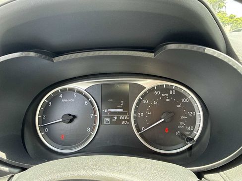 Used 2025 Nissan Versa S w/ Trunk Package FWD image 22