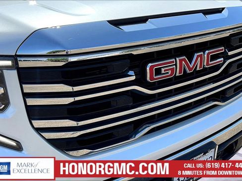 Used 2023 GMC Sierra 1500 SLT w/ SLT Premium Package AWD/4WD image 34