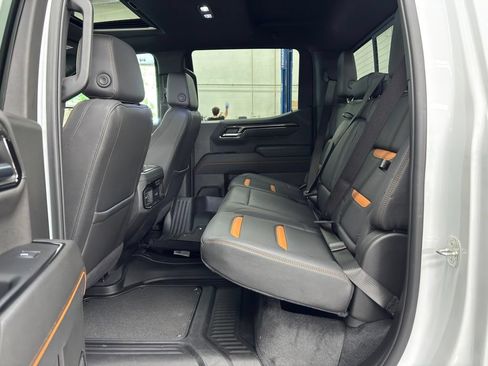 Used 2024 GMC Sierra 1500 AT4 w/ Technology Package AWD/4WD image 15