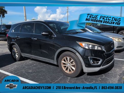 Used 2017 Kia Sorento FWD image 2