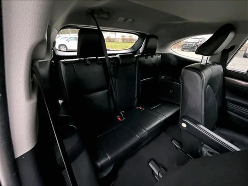 Used 2022 Toyota Highlander Platinum image 17