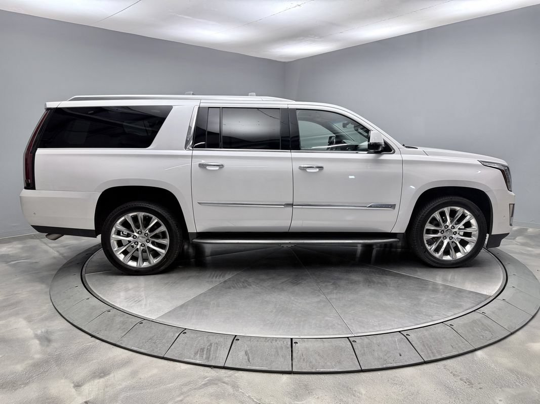 Used 2018 Cadillac Escalade ESV Luxury AWD/4WD image 4