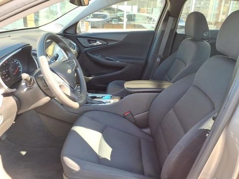 Used 2024 Chevrolet Malibu LT FWD image 3
