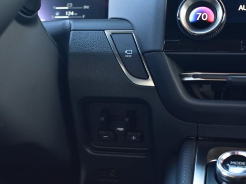 Used 2025 Lexus GX 550 image 45