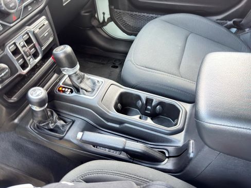 Used 2023 Jeep Wrangler Unlimited w/ Sun & Screen Package AWD/4WD image 62